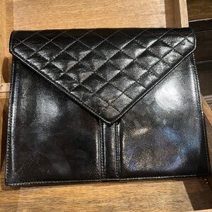 1431505 Authentic Yves Saint Laurent leather clutch